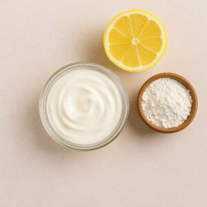 أفضل 5 طرق ووصفات تفتيح البشرة بسرعة وأمان | حلول فعّالة للمناطق الداكنة والوجه 2 قناع الزبادي والليمون والدقيق