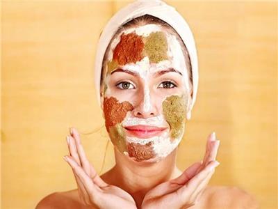 أفضل 5 طرق ووصفات تفتيح البشرة بسرعة وأمان | حلول فعّالة للمناطق الداكنة والوجه 3 قناع خلّ التفاح